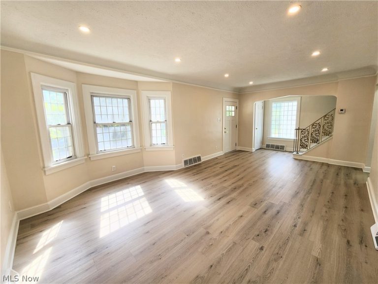 1166 Argonne Road, South Euclid, OH - Photo 2