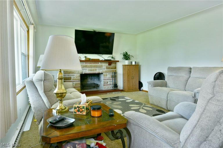 2548 Hilltop Drive, Poland, OH - Photo 4