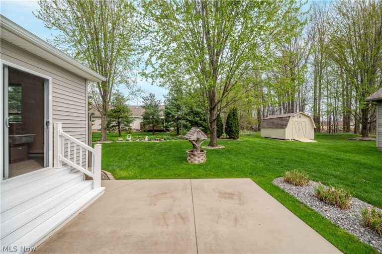 11 Spring Creek Drive, Cortland, OH - Photo 5