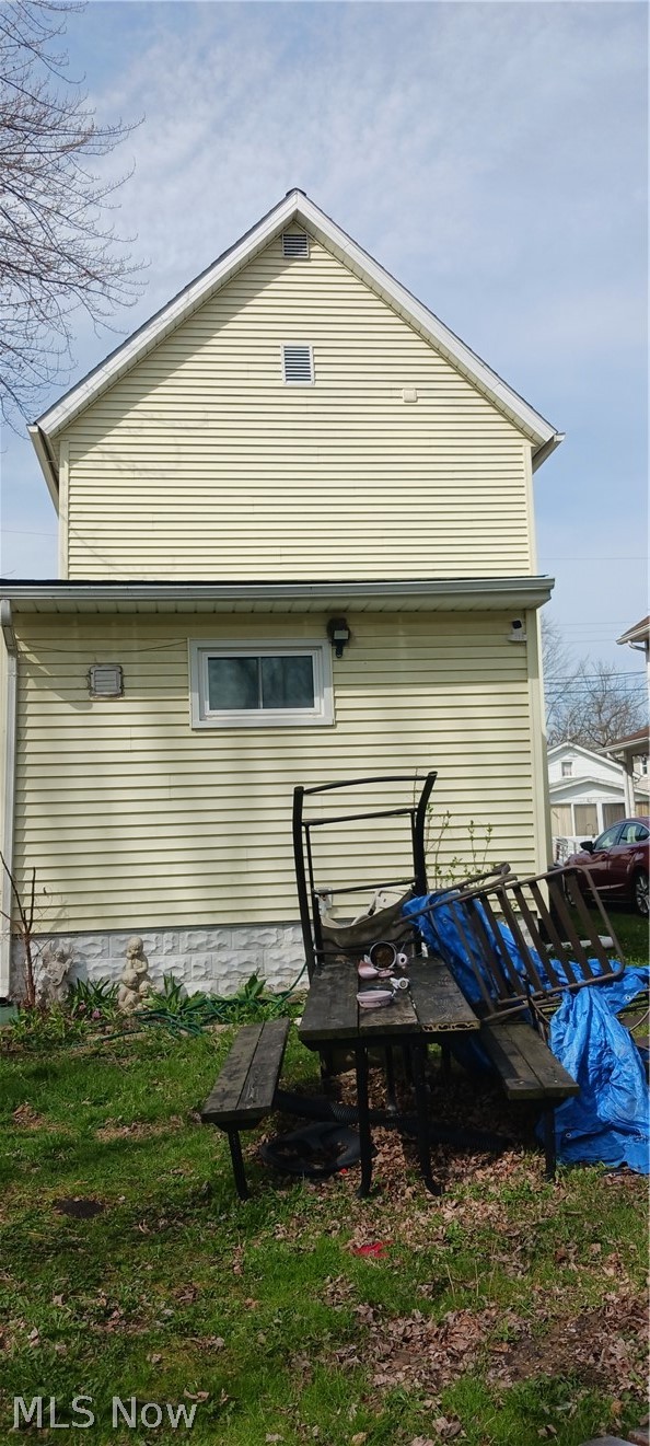 938 Walnut Street, Elyria, OH - Photo 5