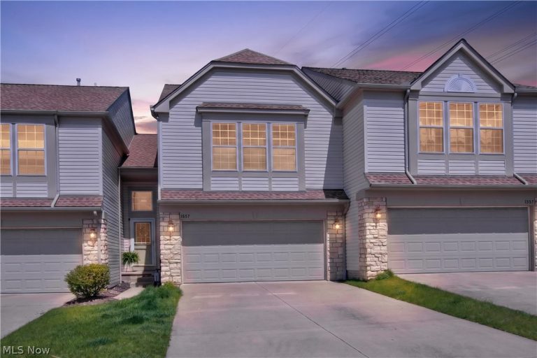 1557 Yorkshire Drive, Broadview Heights, OH - Photo 2