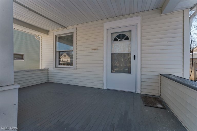 306 Maplewood Avenue, Struthers, OH - Photo 3