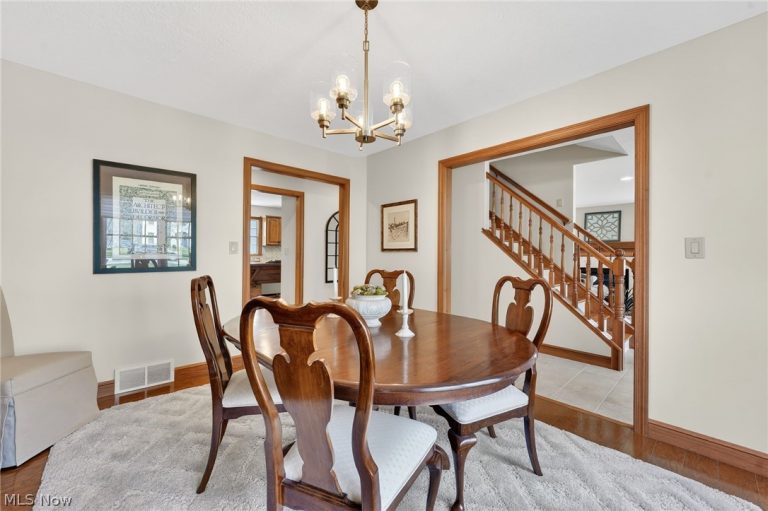 5503 Pheasants Walk Drive, North Olmsted, OH - Photo 6