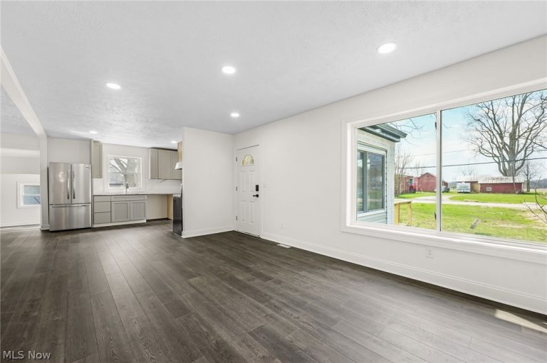 9509 Reed Road, Columbia Station, OH - Photo 3