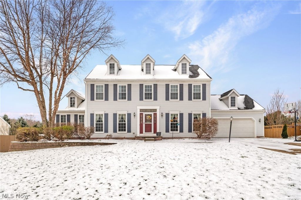 3136 Helston Avenue, Akron, OH