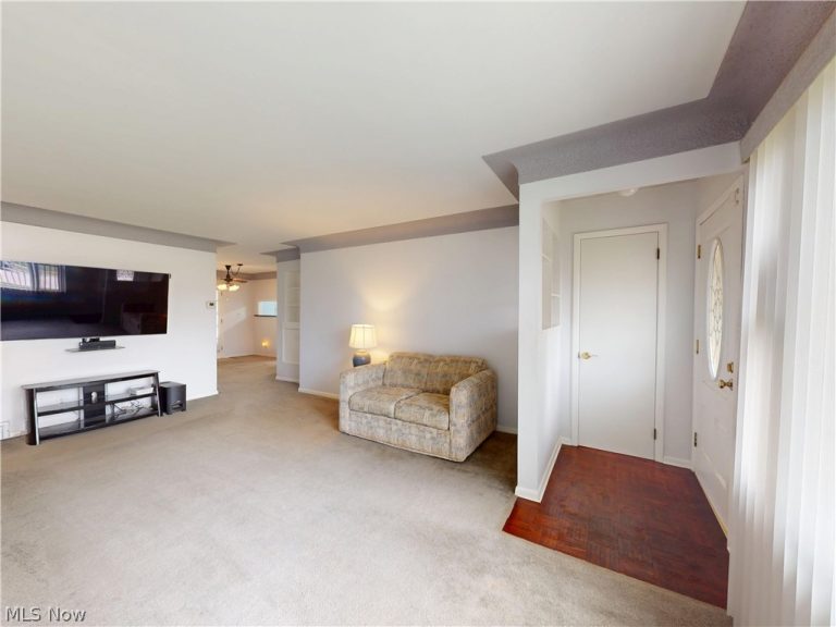 26361 Elinore Avenue, Euclid, OH - Photo 4