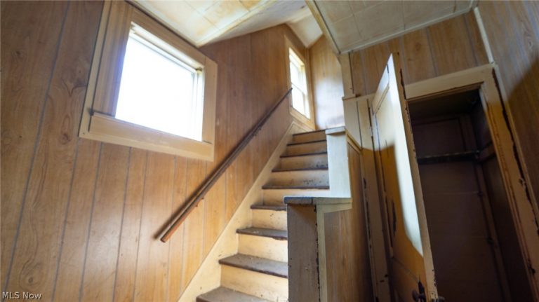318 11th Street, Elyria, OH - Photo 8