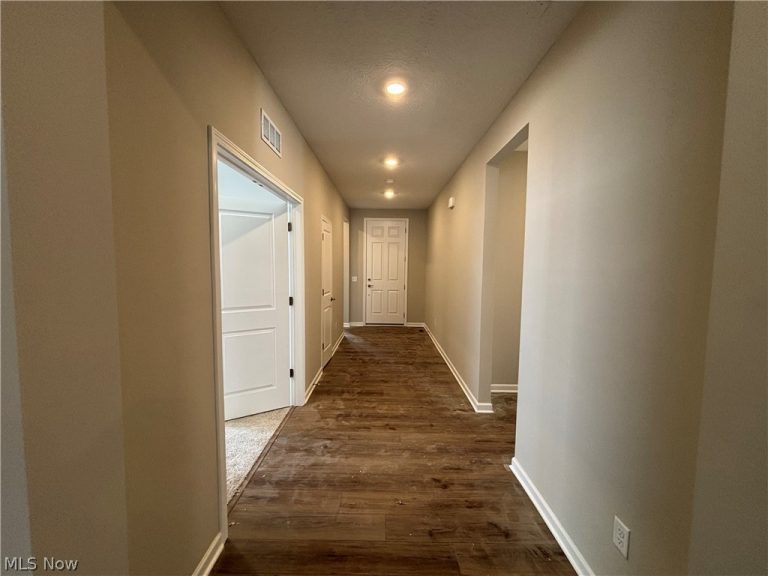 8274 Clydesdale Drive, Mentor, OH - Photo 3