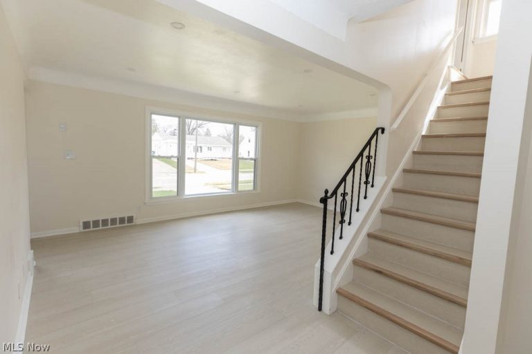 1722 Hawthorne Drive, Mayfield Heights, OH - Photo 5