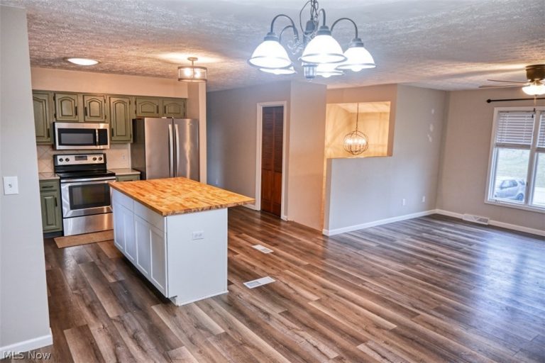 11371 Sagebrush Avenue, Uniontown, OH - Photo 6