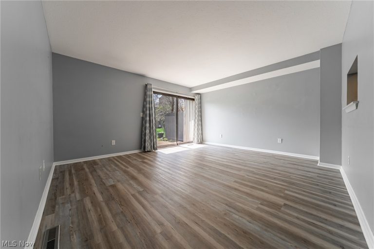 68 Landings Way, Avon Lake, OH - Photo 8