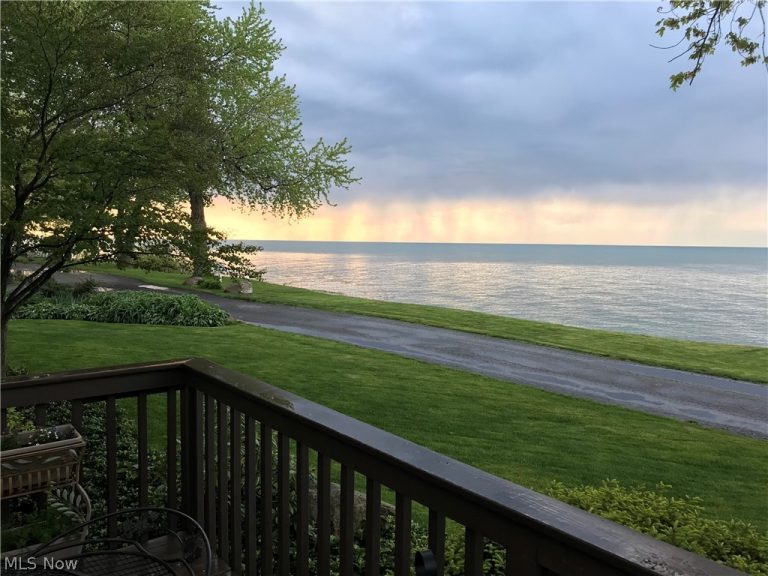 4502 Edgewater Drive, Sheffield Lake, OH - Photo 6