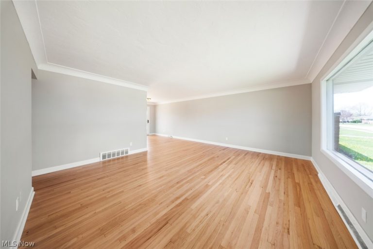 9635 Boundary Lane, Parma Heights, OH - Photo 3