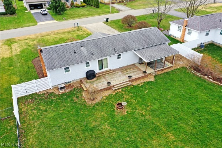 9812 Deltona Drive, New Middletown, OH - Photo 5