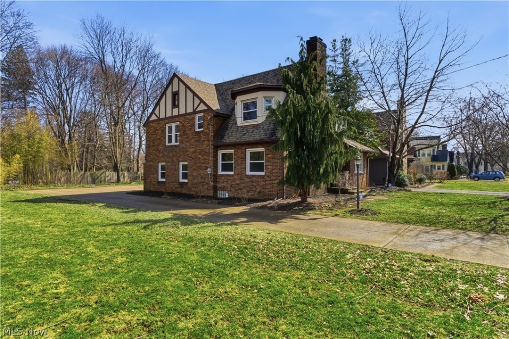 45 Chatfield Drive, Painesville, OH