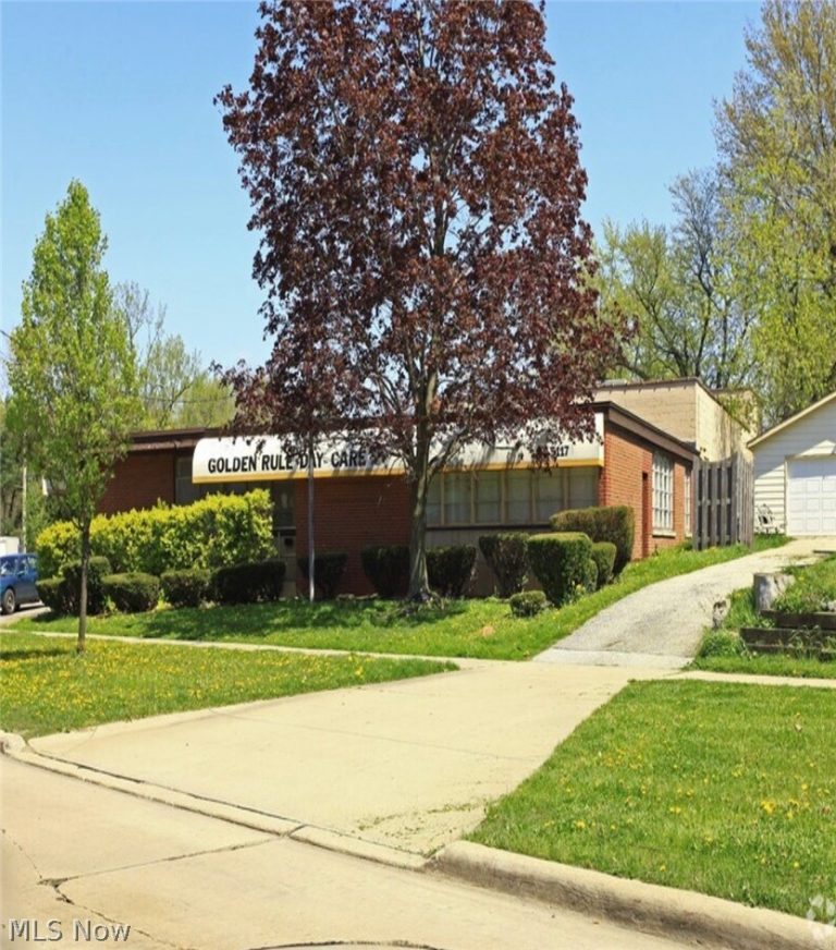 5117 Lee Road, Maple Heights, OH - Photo 2