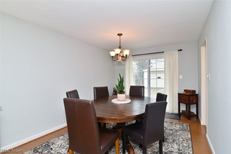 6419 Longridge Road, Mayfield Heights, OH - Photo 8