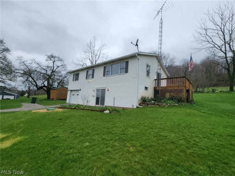 2286 Stonecreek Road, New Philadelphia, OH - Photo 2