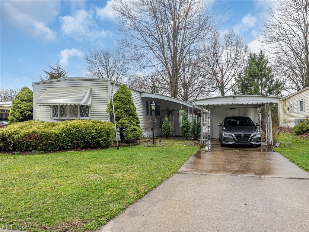 49 Patio Lane, Olmsted Twp, OH