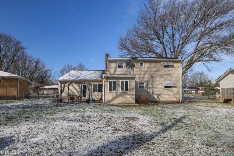 6787 Anthony Lane, Parma Heights, OH - Photo 2