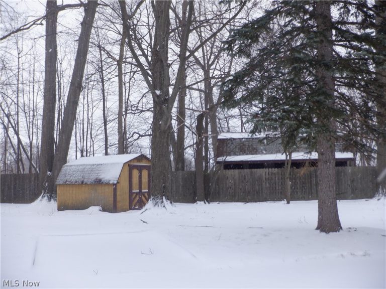 6103 Westbrook Drive, Brook Park, OH - Photo 4