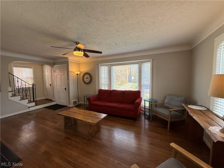 1924 Powell Avenue, Cleveland Heights, OH - Photo 4