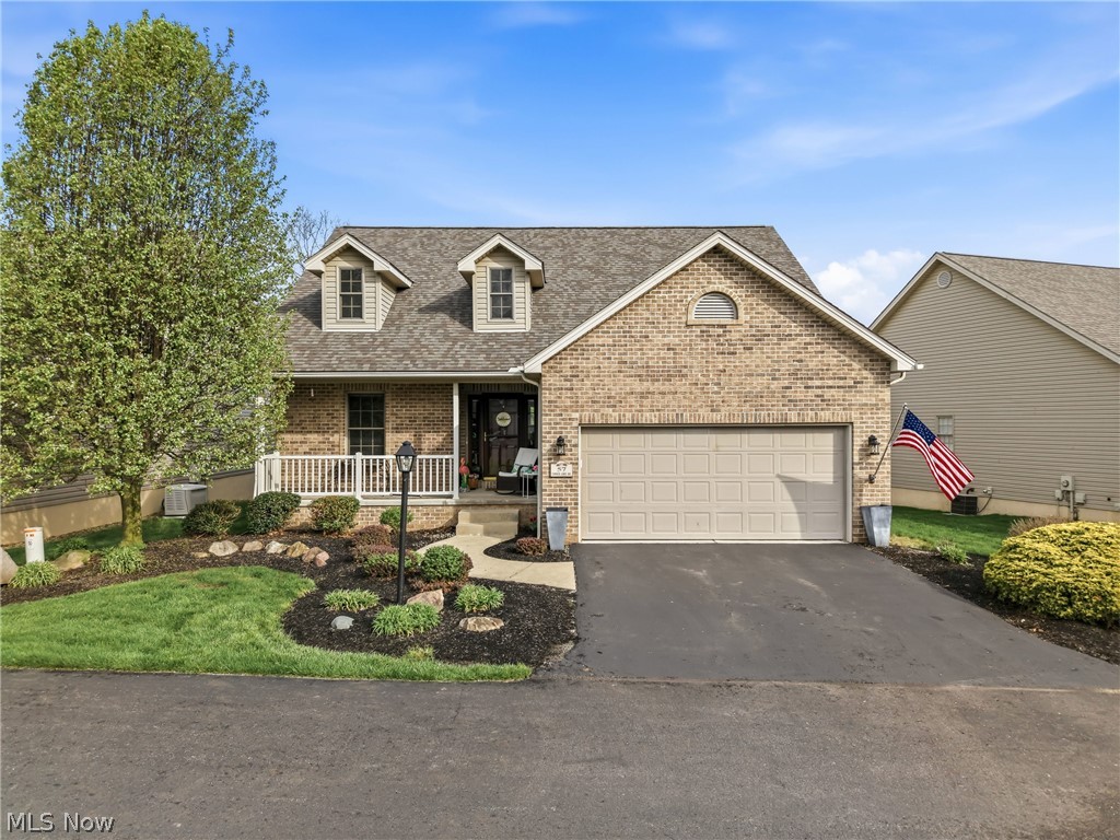 57 Timber Lake Drive, Hubbard, OH
