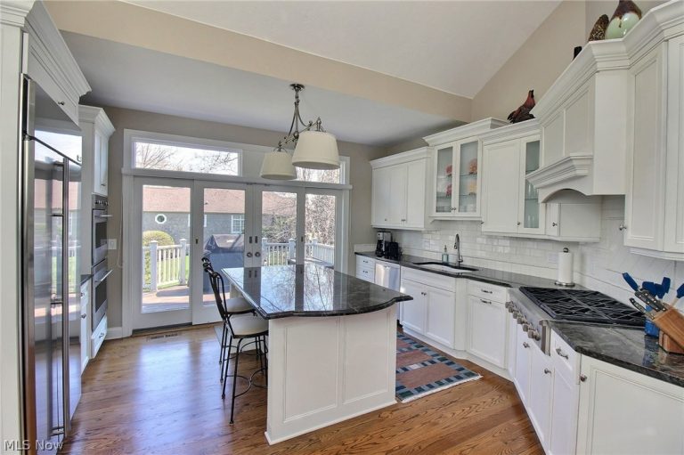 79 Haskell Drive, Bratenahl, OH - Photo 5