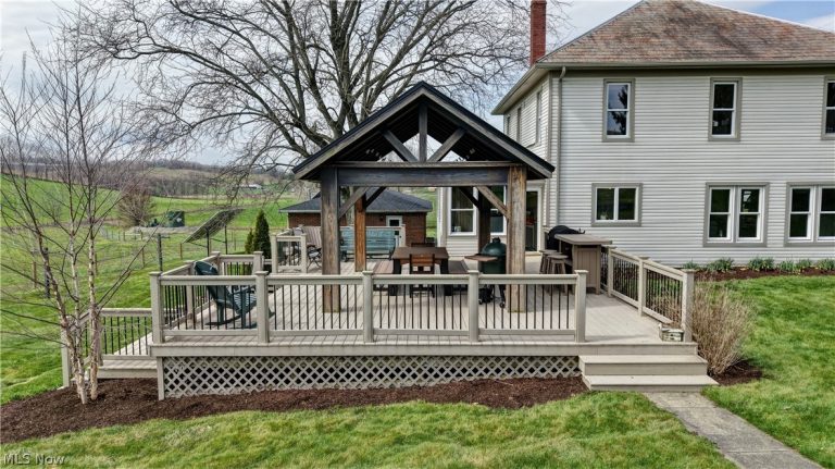 7506 Roy Andrews Road, New Philadelphia, OH - Photo 5