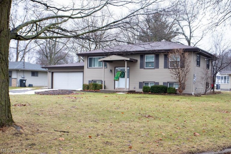 3490 Warwick Court, Canfield, OH, 44406