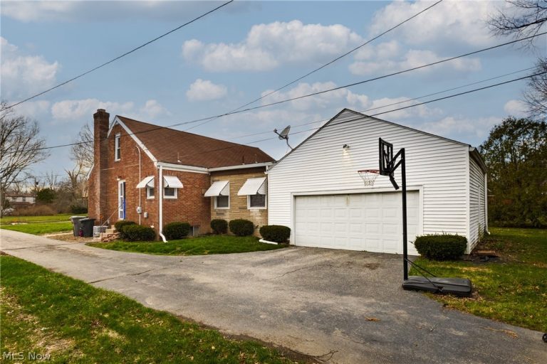 3539 Kiowa Drive, Youngstown, OH - Photo 8