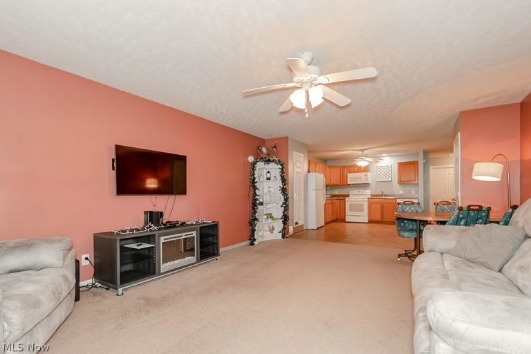 5930 Lake Road #1402, Ashtabula, OH - Photo 3
