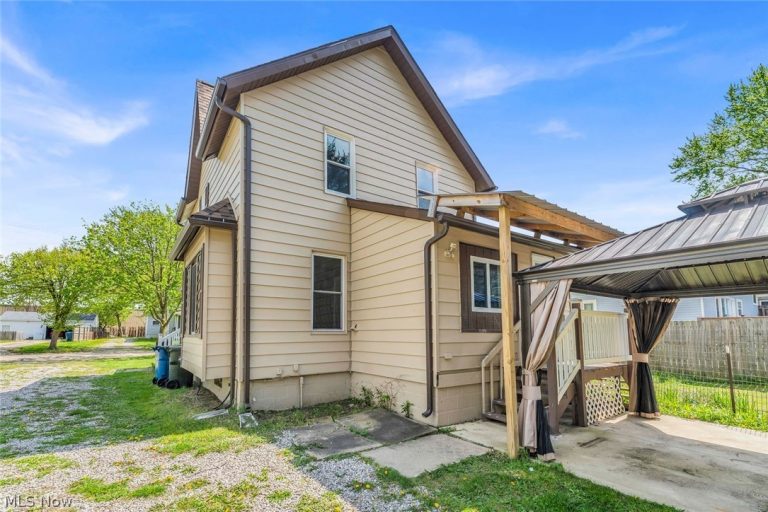 124 Bennett Street, Wellington, OH - Photo 3