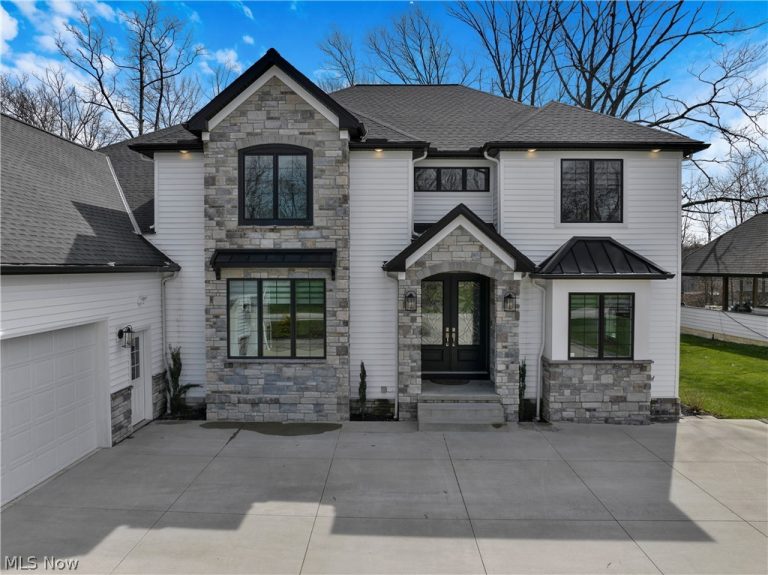 26650 Hurlingham Road, Beachwood, OH - Photo 2