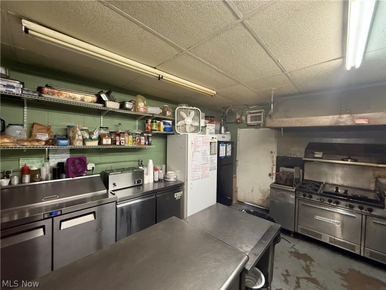 855 Main Street, Follansbee, WV - Photo 4