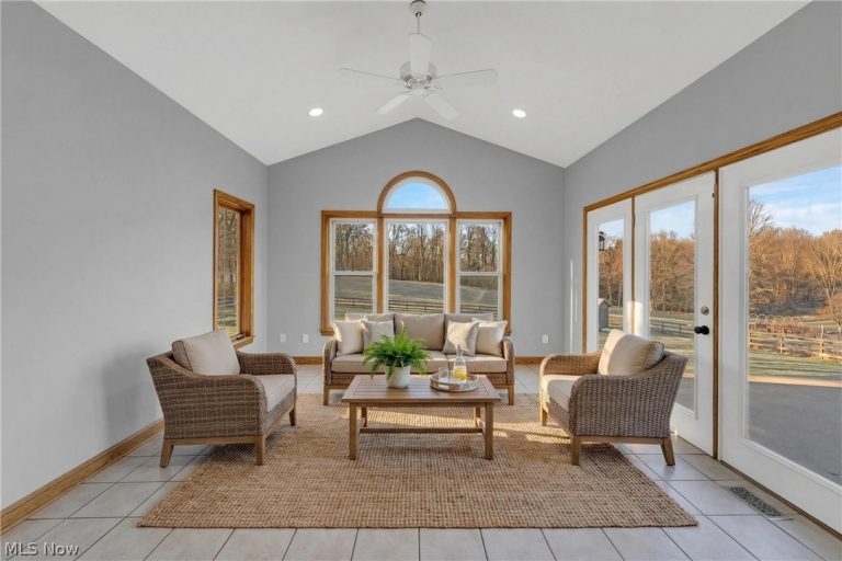24235 Ridge Road, East Rochester, OH - Photo 8