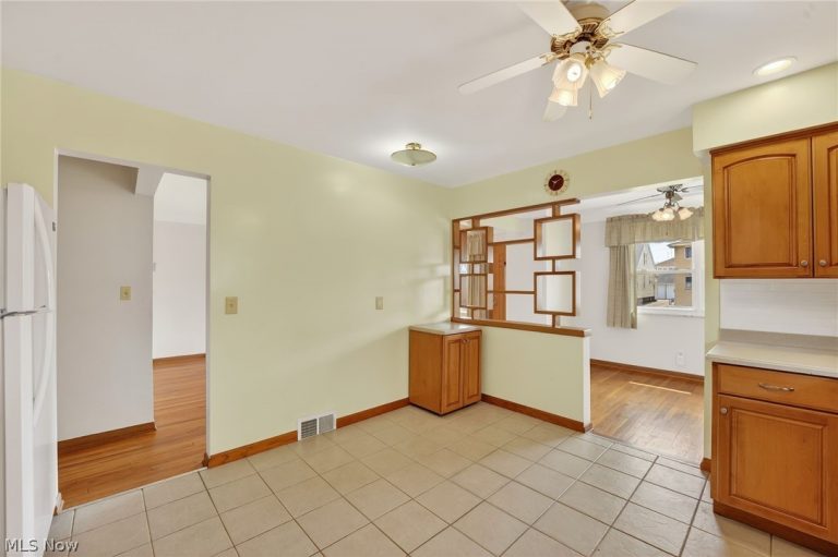 6010 Virginia Avenue, Parma, OH - Photo 6