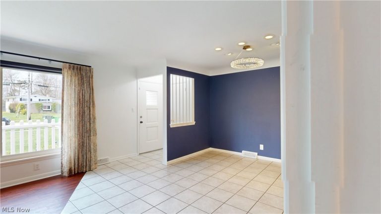 2063 Marshfield Road, Mayfield Heights, OH - Photo 5