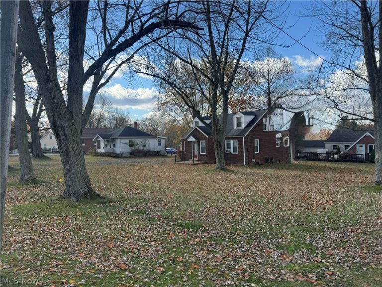 374 Niles Cortland Road, Warren, OH - Photo 5