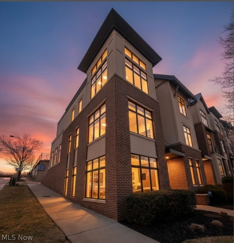 121 Howard Street, Akron, OH - Photo 2