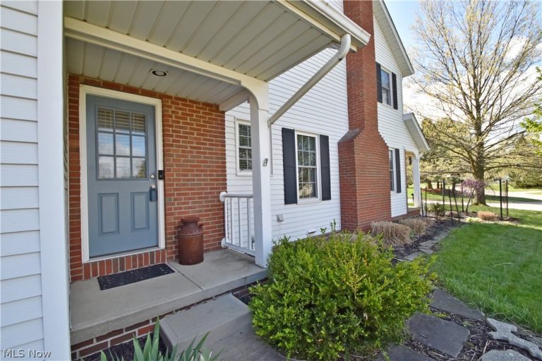 9540 Yvonne Drive, North Royalton, OH - Photo 4