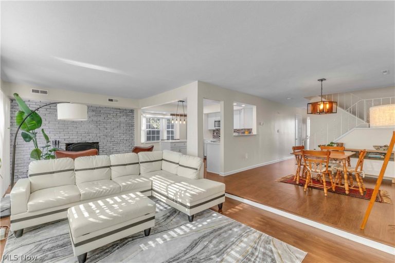 1748 Walnut Lane #32, Rocky River, OH - Photo 5