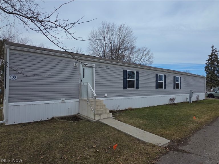 135 Inglewood Place, Elyria, OH, 44035