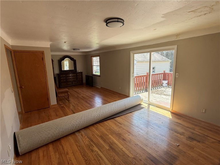 4362 Porter Road, North Olmsted, OH - Photo 3