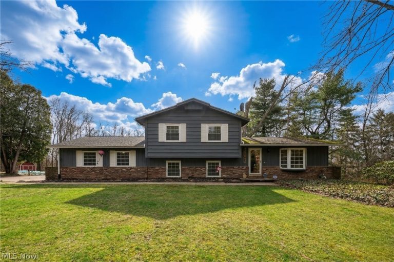1420 Trails End Drive, New Franklin, OH, 44216