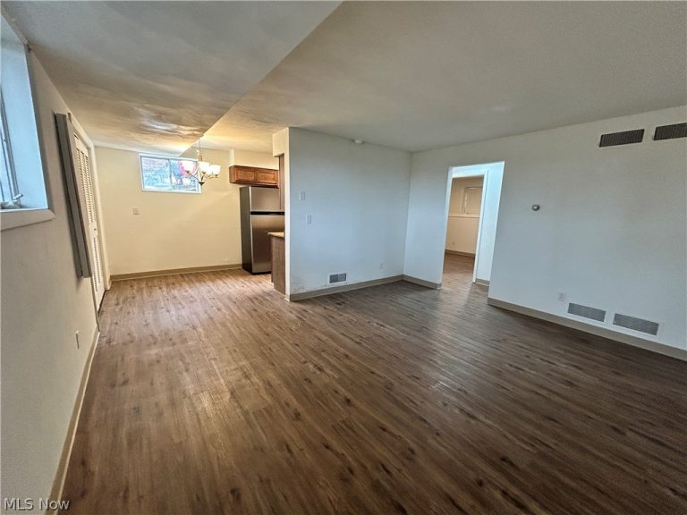 94 View Street #5, Weirton, WV - Photo 2