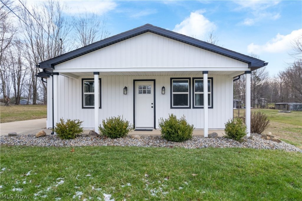 2351 Heston Drive, Lake Milton, OH