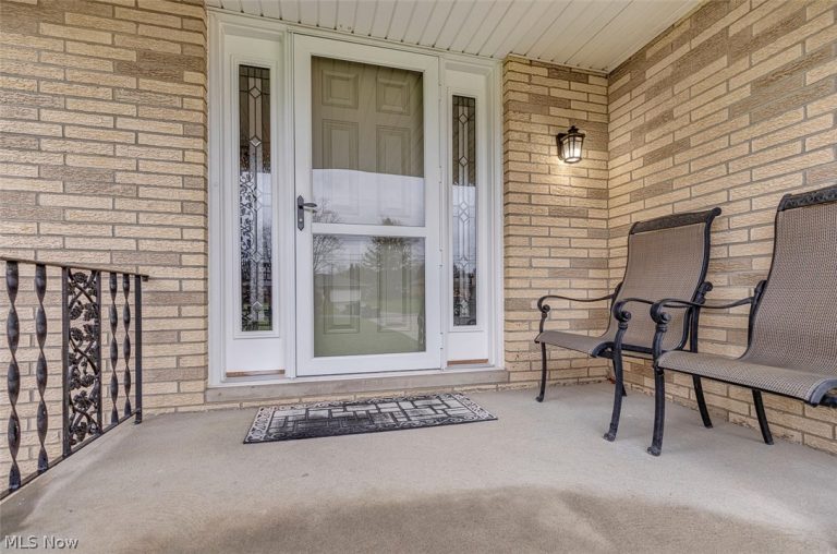 10152 Lynn Drive, North Royalton, OH - Photo 3
