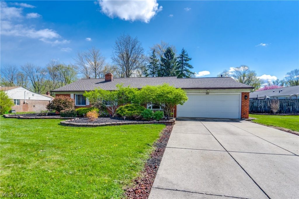 757 Esther Road, Highland Heights, OH