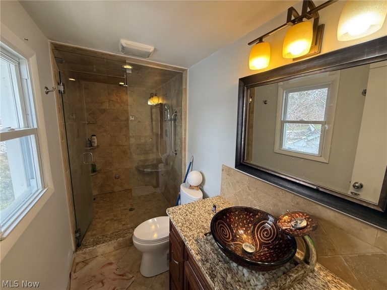 2021 Aldersgate Drive, Lyndhurst, OH - Photo 4
